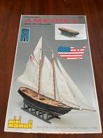 America van Italiaanse merk Schaal 1/140, Hobby en Vrije tijd, Modelbouw | Boten en Schepen, Ophalen of Verzenden, Zo goed als nieuw