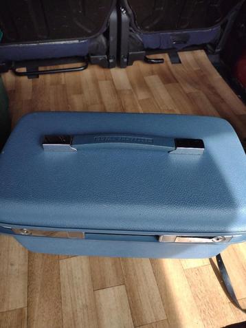 beauty case met sleutel beschikbaar voor biedingen