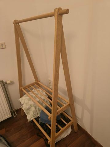 clothes rack beschikbaar voor biedingen