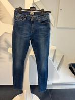 Jean skinny Tommy Hilfiger 28 x 32, Vêtements | Femmes, Jeans, W28 - W29 (confection 36), Tommy hilfiger, Enlèvement ou Envoi