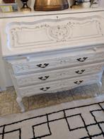 Oude witte secretaresse met wit krijt., Huis en Inrichting