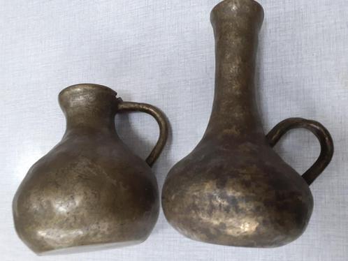 Twee massief koperen kruikjes – handgemaakt of -afwerking., Antiek en Kunst, Antiek | Brons en Koper, Koper, Ophalen