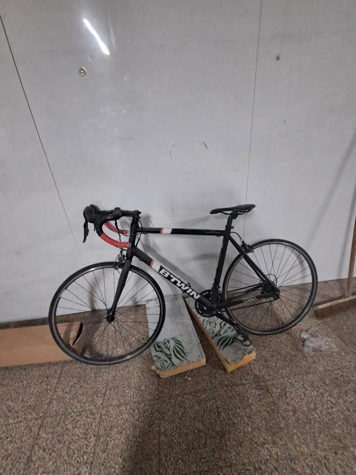 Btwin triban 500, Fietsen en Brommers, Fietsen | Racefietsen, Gebruikt, Heren, Overige merken, Aluminium, Ophalen