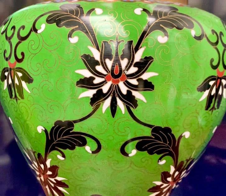 GREATLY GREEN CLOISONNE COLLECTION WITH RARELY FORMS, Antiek en Kunst, Antiek | Email, Ophalen