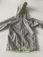 Grijze sportregenjas maat 116, Kinderen en Baby's, Kinderkleding | Maat 116, Gebruikt, Jongen of Meisje, Sport- of Zwemkleding