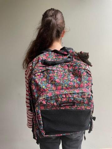Eastpak grote rugzak met bloemenprint en leder beschikbaar voor biedingen