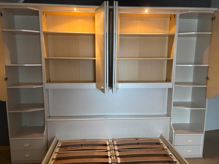 Bed en kleerkast, Huis en Inrichting, Kasten | Stellingkasten, Zo goed als nieuw, Ophalen