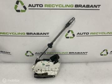 Slotmechanime Links Achter Volkswagen Polo ORIG 5K4839015F beschikbaar voor biedingen