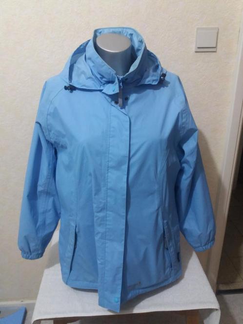 Imperméable bleu clair REGATTA - genre K-WAY - TAILLE 40, Caravanes & Camping, Vêtements de pluie, Comme neuf, Imperméable, Dames