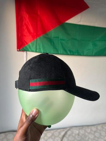 Casquette Gucci ( Bande Web Noir )  disponible aux enchères