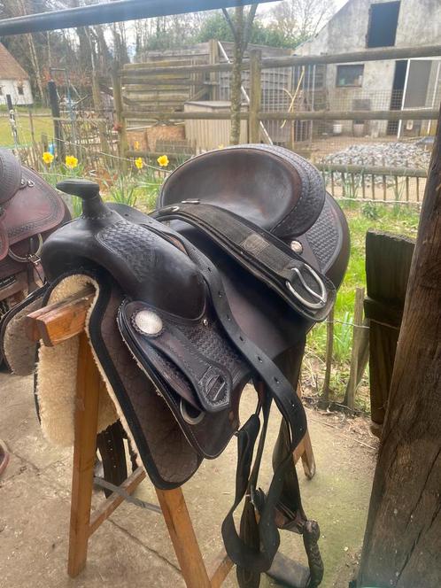 Roundskirt westernzadel, Dieren en Toebehoren, Paarden en Pony's | Zadels, Gebruikt, Western, Ophalen