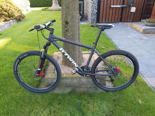 B'TWIN mountainbike rockrider 520 M, Fietsen en Brommers, Fietsen | Mountainbikes en ATB, Zo goed als nieuw, Overige merken, Hardtail