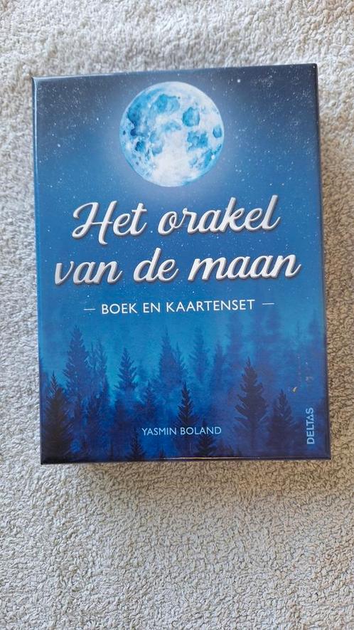 Yasmin Boland - Het orakel van de maan, Boeken, Esoterie en Spiritualiteit, Zo goed als nieuw, Ophalen of Verzenden