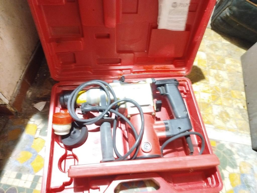 Marteau perforateur, Ophalen