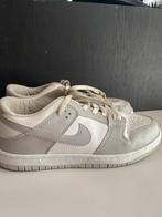 Chaussures de sport Nike, Vêtements | Femmes, Chaussures, Gris, Sneakers et Baskets, Nike, Comme neuf