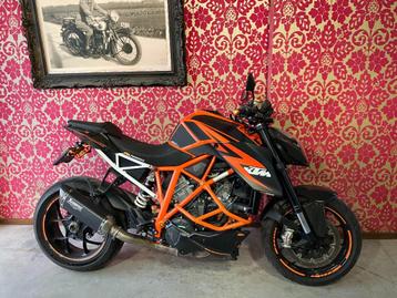KTM superduke R 1290 in topstaat met garantie beschikbaar voor biedingen
