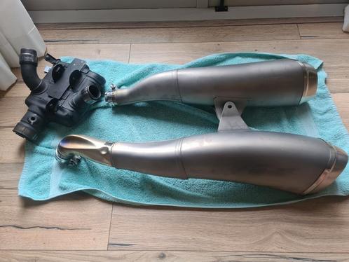 Orginele dempers / orginele uitlaten suzuki gsxr 1000 k9, Motoren, Onderdelen | Suzuki, Gebruikt, Ophalen of Verzenden