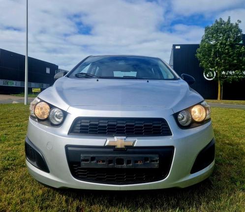 CHEVROLET AVEO ESSENCE, Autos, Chevrolet, Entreprise, Achat, Aveo, Essence, Euro 5, Gris, Enlèvement