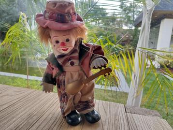 Porseleinen muzikale pop  beschikbaar voor biedingen