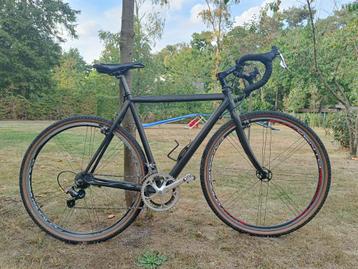 Crossfiets beschikbaar voor biedingen