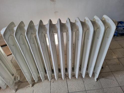 Radiateur en fonte, Doe-het-zelf en Bouw, Verwarming en Radiatoren, Zo goed als nieuw, Radiator, Ophalen