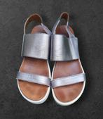 Sandales INUOVO taille 37 encore en bon état, Vêtements | Femmes, Chaussures, Gris, Enlèvement ou Envoi, Inuovo, Comme neuf