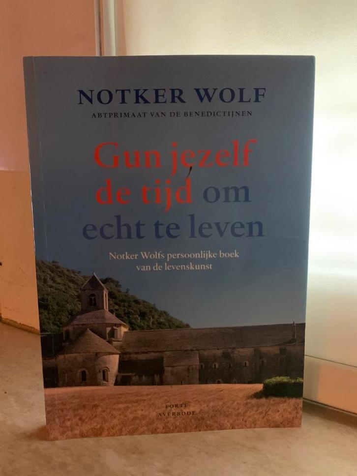 Notker Wolf - Gun jezelf de tijd om echt te leven, Boeken, Esoterie en Spiritualiteit, Zo goed als nieuw, Ophalen of Verzenden