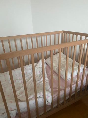 Babybedje met matras, kussen en lakens., Kinderen en Baby's, Babywiegjes en Ledikanten, Ophalen, Zo goed als nieuw, Ledikant