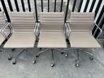Vitra Eames EA117 lederen bureaustoel 4x, Huis en Inrichting, Verzenden, Zo goed als nieuw, Bureaustoel