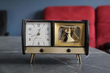 Vintage muzikale wekker van Goldbühl beschikbaar voor biedingen