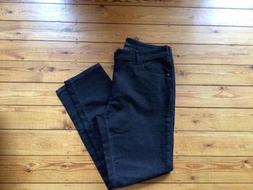 Zwarte jeans met glinstering maat 42