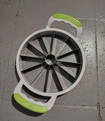 Meloensnijder watermeloensnijder stalen fruitsnijder Slicer beschikbaar voor biedingen