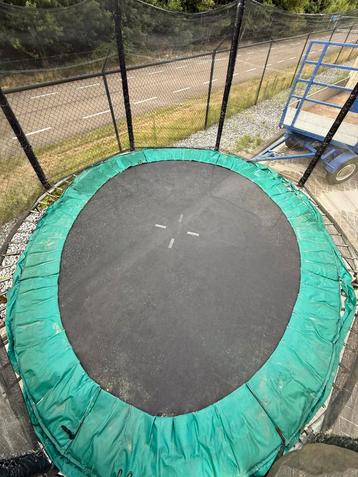Trampoline met net en trap 3,5m beschikbaar voor biedingen