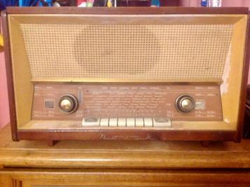 Oude Radio type 681