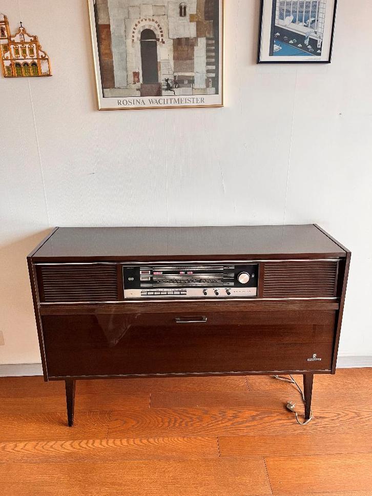 Meuble radio  Grundig vintage – années 60, Maison & Meubles, Armoires | Autre, Utilisé, Enlèvement