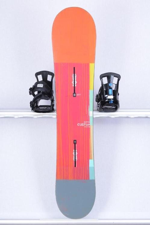 Snowboard 135 cm pour enfants BURTON CUSTOM SMALLS, HYBRID/R, Sports & Fitness, Snowboard, Utilisé, Planche, Envoi