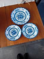 3 borden blue rose fine china Japan 1 x 22 cm 2 x 17 cm, Antiek en Kunst, Antiek | Porselein, Ophalen of Verzenden