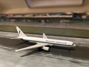 Boeing 767 1:500 de Vietnam Airlines avec boîte