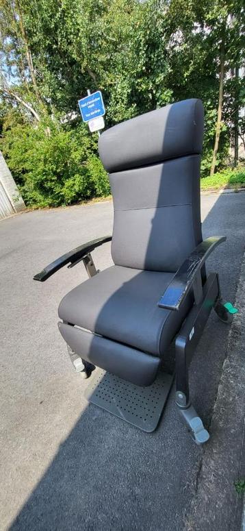 Fauteuil médicalisé BRAEKEVELT à roulettes – Très bon état beschikbaar voor biedingen