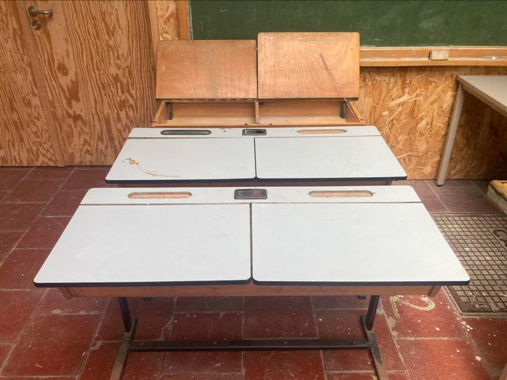 Vintage schoolbank (3 beschikbaar), jaren ‘60/‘70, Huis en Inrichting, Bureaus, Gebruikt, Bureau, Ophalen