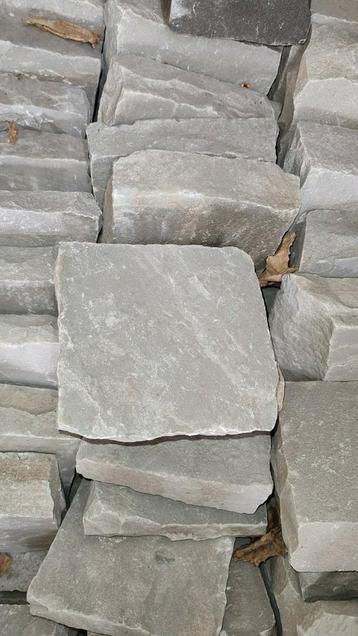 Set van 225 grijze Kandla zandstenen straatstenen 14x14 cm ( beschikbaar voor biedingen