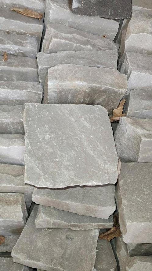 Set van 225 grijze Kandla zandstenen straatstenen 14x14 cm (, Tuin en Terras, Tegels en Klinkers, Nieuw, Ophalen