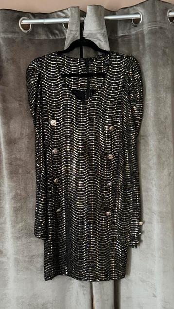 Jurkje met glinster pailletjes voor de feestdagen beschikbaar voor biedingen