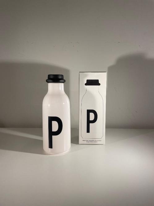 Gourde avec lettre P - Design Letters - Arne Jacobsen, Huis en Inrichting, Keuken | Servies, Nieuw, Kom(men), Effen, Overige materialen