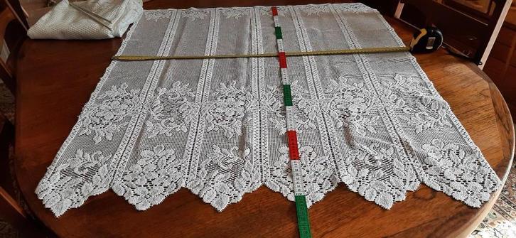 Hangende privacygordijnen + ophangstangen, Huis en Inrichting, Stoffering | Gordijnen en Lamellen, Zo goed als nieuw, Wit, Ophalen of Verzenden