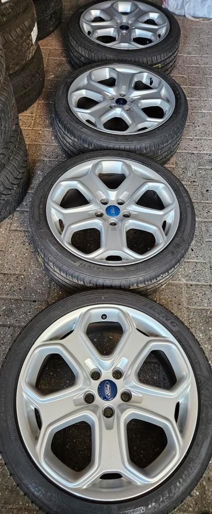 18 inch Ford Focus ST Velgenset 5x108 225-40R18 5-7mm, Auto diversen, Overige Auto diversen, Ophalen