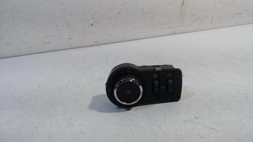 LICHTSCHAKELAAR Astra J Sports Tourer (PD8 / PE8 / PF8) beschikbaar voor biedingen