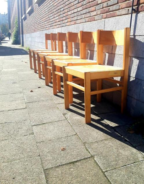 Vintage 70ties schoolstoelen, Doe-het-zelf en Bouw, Dakpannen en Dakbedekking, Zo goed als nieuw, Ophalen of Verzenden