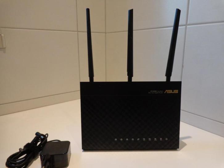 Asus RT-AC68U router 2 stuks, Computers en Software, Routers en Modems, Gebruikt, Router, Ophalen of Verzenden