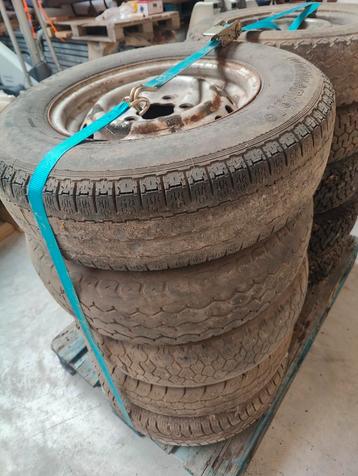 VW T2 . Ford Transit 135 T 350 beschikbaar voor biedingen